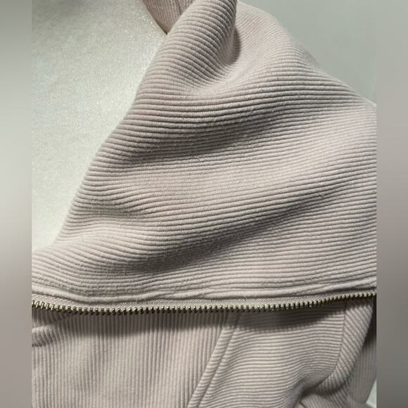 Varley Vine Half Zip Sweatshirt in Light Blush/Pinkish Shade- Small- GUC - Picture 12 of 13